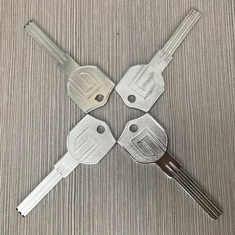 用于锁门的空白钥匙